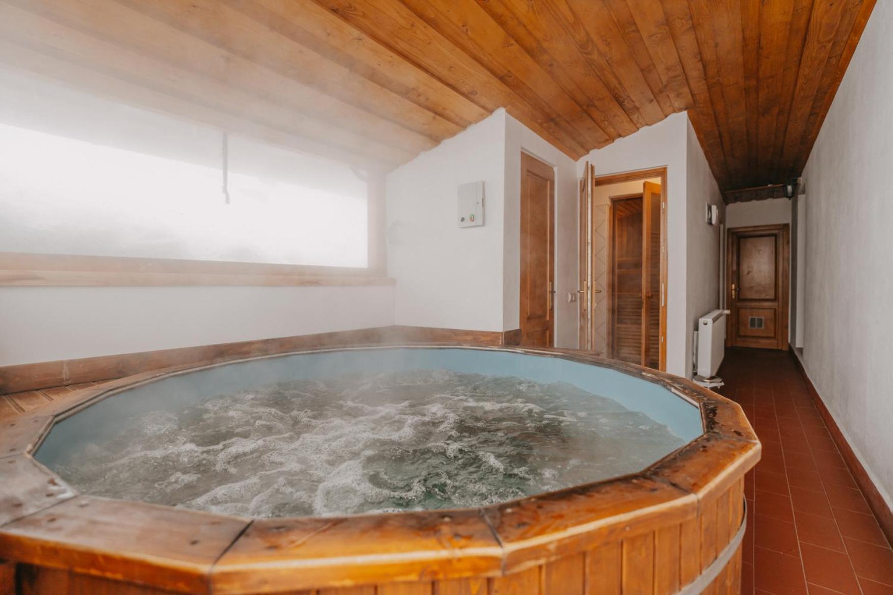 LOLO Park Resort Lacu Rosu Eksteriør bilde