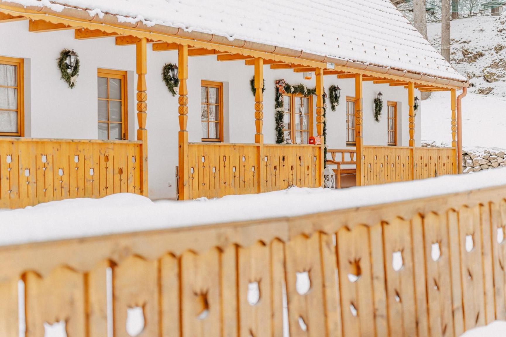 LOLO Park Resort Lacu Rosu Eksteriør bilde