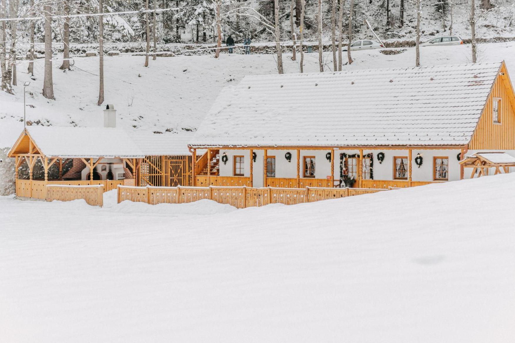 LOLO Park Resort Lacu Rosu Eksteriør bilde